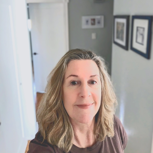 Meet your Posher, Corinne - Picture 1 of 1